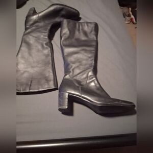 Elegant Black Leather Knee-High Boots With Low Heel Size 8